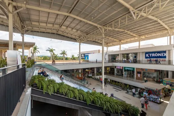 Avenida Centro Comercial