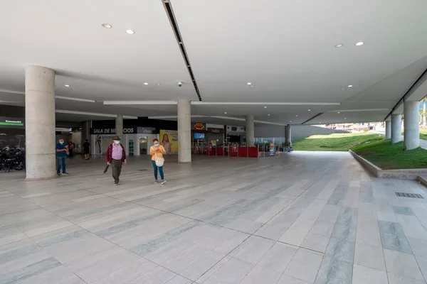 Avenida Centro Comercial