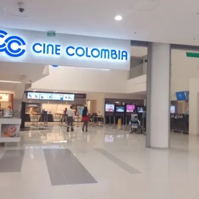 Local en Venta - Avenida Centro Comercial